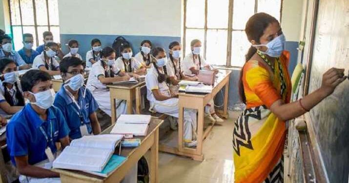 ರಾಜ್ಯದಲ್ಲಿ 15 ಸಾವಿರ ಶಿಕ್ಷಕರ ನೇಮಕಾತಿ : ಶಿಕ್ಷಕರಿಗಿರಬೇಕಾದ ಅರ್ಹತೆ ಏನು?