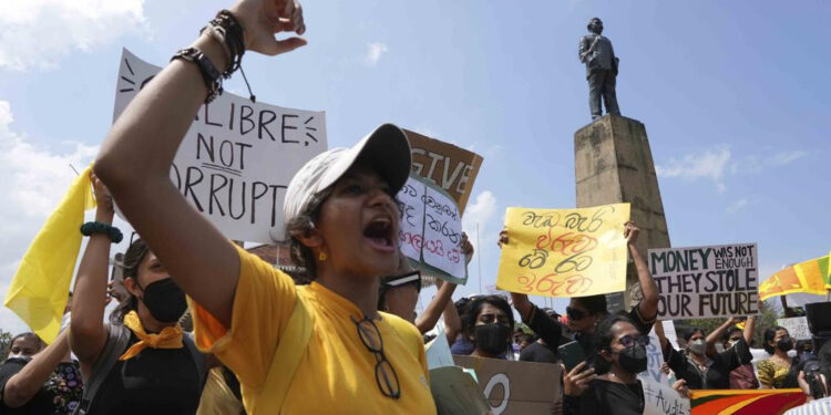 ಸಂಯುಕ್ತ ಸರ್ಕಾರಕ್ಕೆ ʼನೊʼ ಎಂದ ಶ್ರೀಲಂಕಾ ವಿಪಕ್ಷ ನಾಯಕರು ; ಆರೋಗ್ಯ ತುರ್ತುಪರಿಸ್ಥಿತಿ ಘೋಷಣೆ