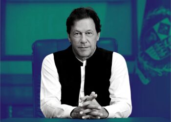 ಇಮ್ರಾನ್ ಖಾನ್ ‘ಬೌಲಿಂಗ್’ಗೆ ವಿಕೆಟ್ ಬಿದ್ದರೂ ‘ನೋಬಾಲ್’ ತೀರ್ಪುಕೊಟ್ಟ ಪಾಕ್ ಸುಪ್ರೀಂಕೋರ್ಟ್!