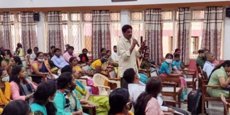 ಕರೋನಾ ನಂತರ ಬತ್ತಿದ ಆದಾಯ : ಬೆಂಗಳೂರಿನ ಸ್ಲಮ್‌ಗಳಲ್ಲಿ ಶಿಕ್ಷಣ ವಂಚಿತ ಮಕ್ಕಳು!