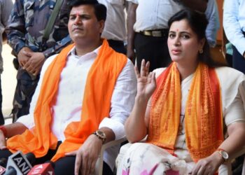 ಹನುಮಾನ್‌ ಚಾಲೀಸಾ ಪಠಣೆ ದಿಢೀರ್‌ ಕೈ ಬಿಟ್ಟ ರಾಣಾ ದಂಪತಿ