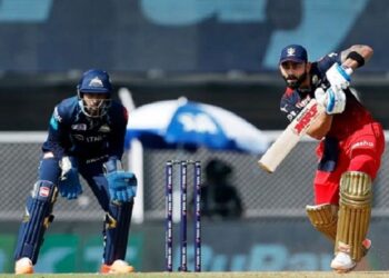 ಐಪಿಎಲ್: ಆರ್‌ ಸಿಬಿ ಲಿಫ್ಟ್‌ ಮಾಡಿದ ಕೊಹ್ಲಿ- ರಜತ್‌ ಫಿಫ್ಟಿ