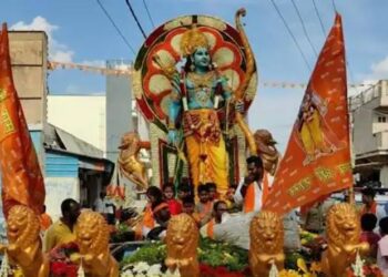 ಶ್ರೀರಾಮ ಮೆರವಣಿಗೆ ವೇಳೆ ಕಲ್ಲುತೂರಾಟ; ಬೈಕ್ ಗೆ ಬೆಂಕಿ ಆಕ್ರೋಶ