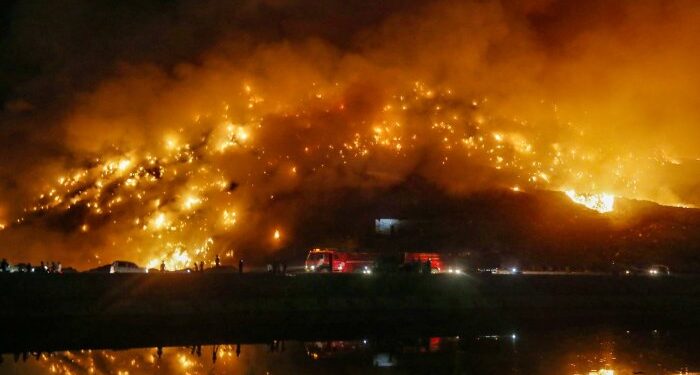 ದೆಹಲಿಯ ತ್ಯಾಜ್ಯ ಘಟಕದಲ್ಲಿ ಅಗ್ನಿ ಅವಘಡ : ಬೆಂಕಿ ನಂದಿಸಲು  ಹರಸಾಹಸ!