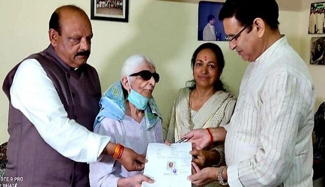 ರಾಹುಲ್ ಗಾಂಧಿಗೆ ತನ್ನ ಆಸ್ತಿ ದಾನ ಮಾಡಿದ 78 ವರ್ಷದ ವೃದ್ಧೆ!