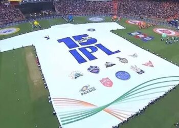 ವಿಶ್ವದಾಖಲೆ ಬರೆದ ಐಪಿಎಲ್‌ ಬೃಹತ್ ಜೆರ್ಸಿ!