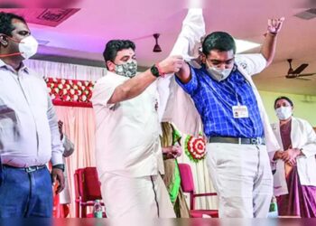 ಚರಕ ಶಪಥ ವಿವಾದ ; ಡೀನ್‌ಗೆ ಗೇಟ್ ಪಾಸ್ ನೀಡಿದ ತಮಿಳುನಾಡು ಸರ್ಕಾರ