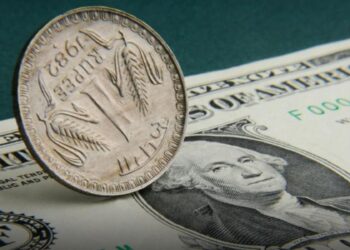 ರೂಪಾಯಿ ಮೌಲ್ಯ ಸತತ 5ನೇ ವಾರ ದಾಖಲೆ ಕುಸಿತ!