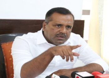 ಶಾಲಾ ವಿದ್ಯಾರ್ಥಿಗಳಿಗೆ ರೈಫಲ್ ತರಬೇತಿ, ತಾಲಿಬಾನ್ ಸಂಸ್ಕೃತಿ ಬಿಂಬಿಸುತ್ತದೆ : ಶಾಸಕ ಯು.ಟಿ ಖಾದರ್