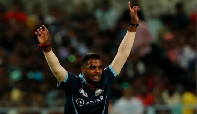 ಒಂದೇ ಎಸೆತದಲ್ಲಿ 2 ವಿಕೆಟ್ ಪತನ: ಕ್ರಿಕೆಟ್ ಲೋಕದ ಅಚ್ಚರಿ!