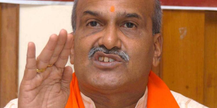 ಹಿಂದೂಗಳ ವೋಟ್‌ಗೆ ಬಿಜೆಪಿ ಬದ್ದರಾಗಿರಿ : ಪ್ರಮೋದ ಮುತಾಲಿಕ್