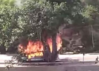 ವೈಷ್ಣೋದೇವಿ ಪ್ರವಾಸಿ ಬಸ್‌ ಗೆ ಬೆಂಕಿ ತಗುಲಿ ನಾಲ್ವರು ಯಾತ್ರಿಗಳು ಸಜೀವದಹನ: 20 ಮಂದಿಗೆ ಗಾಯ