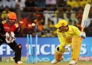 154 ಕಿ.ಮೀ. ವೇಗದ ಚೆಂಡಿಗೆ ಧೋನಿ ಬೌಲ್ಡ್:‌ ಉಮ್ರಾನ್‌ ಮಲಿಕ್‌ ಐಪಿಎಲ್ ದಾಖಲೆ!