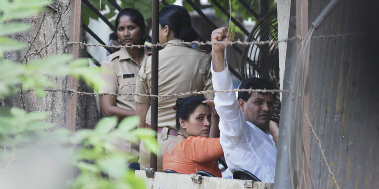 ಹನುಮಾನ್ ಚಾಲೀಸಾ ವಿವಾದ; ರಾಣಾ ದಂಪತಿಗೆ ಜಾಮೀನು ಮಂಜೂರು