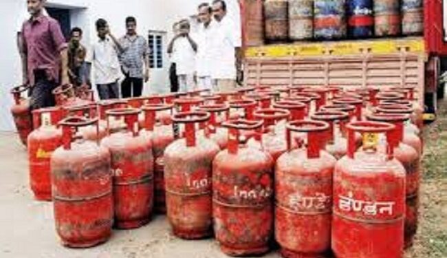 ಇಂದಿನಿಂದ ಗ್ಯಾಸ್ ಸಿಲಿಂಡರ್ ದುಬಾರಿ: 102.50ರೂ. ಏರಿಕೆ