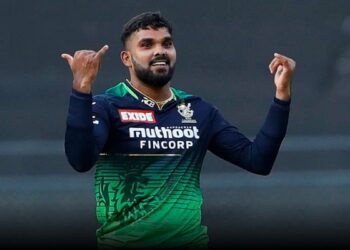 ಹಸರಂಗ 5 ವಿಕೆಟ್: ಹೈದರಾಬಾದ್ ವಿರುದ್ಧ ಆರ್ ಸಿಬಿಗೆ 67 ರನ್  ಜಯ