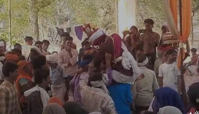 ಒಂದೇ ಮಂಟಪದಲ್ಲಿ ಮೂವರನ್ನು ಮದುವೆ ಆದ ಭೂಪ: ಮಕ್ಕಳೇ ಸಾಕ್ಷಿ!