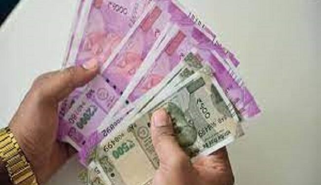 ಡಾಲರ್‌ ಎದುರು ಸಾರ್ವಕಾಲಿಕ ಮಟ್ಟಕ್ಕೆ ಕುಸಿದ ರೂಪಾಯಿ!