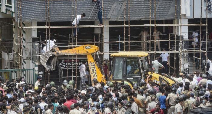ಶಹೀನ್‌ಭಾಗ್‌ ತೆರವು ಕಾರ್ಯಾಚರಣೆ; ಪ್ರತಿಭಟನಾಕಾರರು ಪೊಲೀಸ್‌ ವಶಕ್ಕೆ