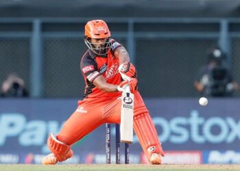 ಮುಂಬೈ ಬೆಂಬಿಡದ ಸೋಲು: ಹೈದರಾಬಾದ್ ಗೆ 3 ರನ್ ರೋಚಕ ಜಯ