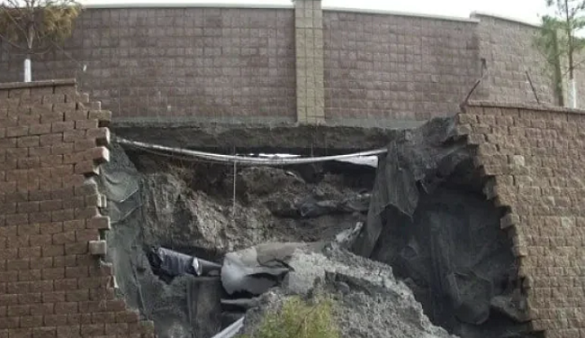 ಗುಜರಾತ್‌ ನಲ್ಲಿ ಗೋಡೆ ಕುಸಿದು 12 ಮಂದಿ ದುರ್ಮರಣ