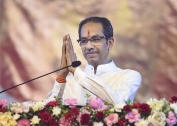 ರಾಜಕೀಯ ಬಿಕ್ಕಟ್ಟಿನ ನಡುವೆ ಮುಖ್ಯಮಂತ್ರಿ ಉದ್ಧವ್ ಠಾಕ್ರೆಗೆ ಕರೋನಾ ಪಾಸಿಟಿವ್!