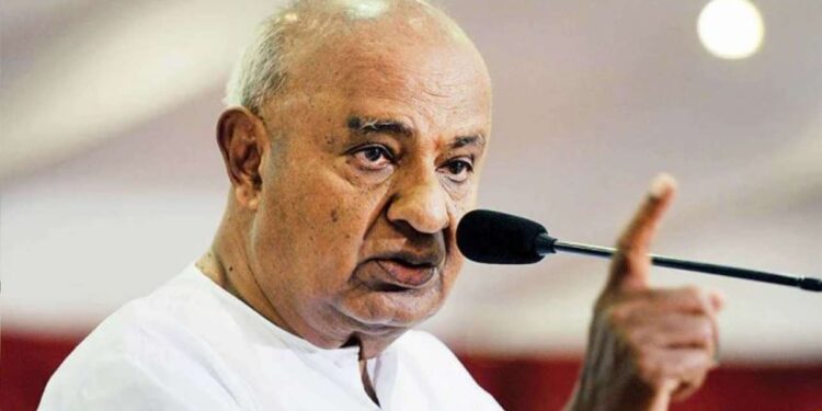 ಅಸಂಖ್ಯಾತ ದೋಷ ಸರಿಪಡಿಸಲು ಅಸಾಧ್ಯ, ಬರಗೂರು ಸಮಿತಿ ಪಠ್ಯವನ್ನೇ ಈ ವರ್ಷವೂ ಮುಂದುವರೆಸಿ: ಮಾಜಿ ಪಿಎಂ ದೇವೇಗೌಡರ ಪತ್ರ