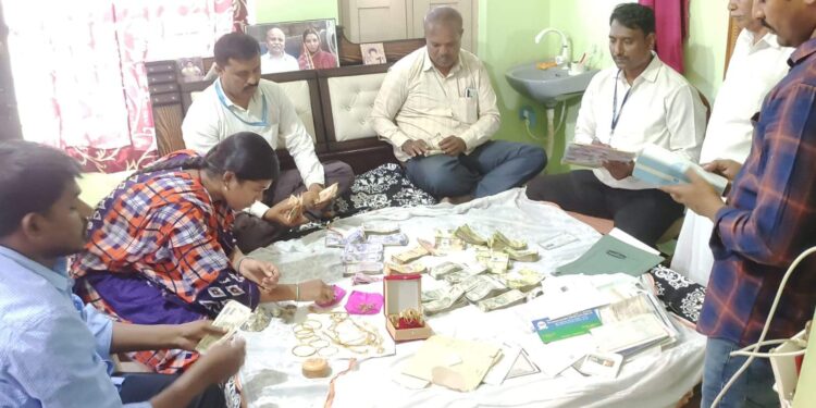 ರಾಜ್ಯಾದ್ಯಂತ ಭ್ರಷ್ಟ 21 ಸರ್ಕಾರಿ ಅಧಿಕಾರಿಗಳ ಮನೆ ಮೇಲೆ ಬೆಳ್ಳಂಬೆಳಿಗ್ಗೆ ACB ದಾಳಿ!