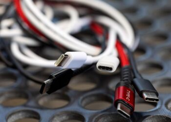 2024ರ ಹೊತ್ತಿಗೆ ಎಲ್ಲಾ ಪೋನ್‌ಗಳಲ್ಲಿ C ಟೈಪ್‌ ಪೋರ್ಟ್ ಸಂಪರ್ಕ :  ಯುರೋಪಿಯನ್ ಯೂನಿಯನ್ ನಿರ್ಧಾರ!