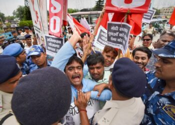 ಅಗ್ನಿಪಥ್ ಕಿಚ್ಚು ; ಬಿಹಾರದ 20 ಜಿಲ್ಲೆಗಳಲ್ಲಿ ಇಂಟರ್ನೆಟ್ ಸ್ಥಗಿತ!