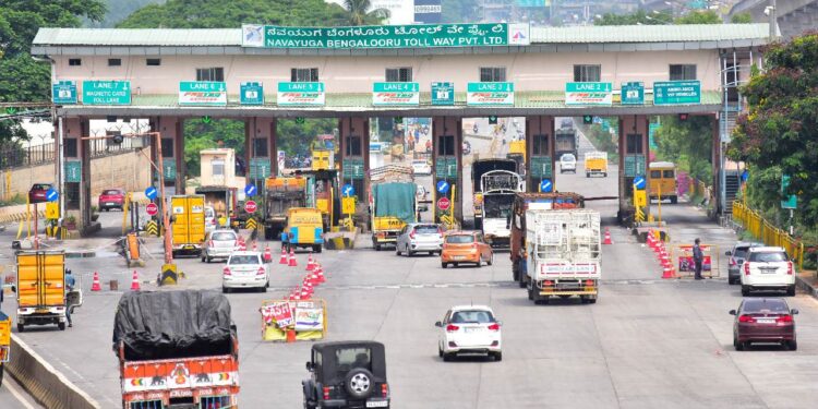 ಟೋಲ್‌ ಗಳ ಅಕ್ರಮ ಸುಂಕ ವಸೂಲಾತಿ ವಿರುದ್ಧ ಕ್ರಮ ಕೈಗೊಳ್ಳಲು ಬಿಜೆಪಿ ಮೀನಾಮೇಷ!