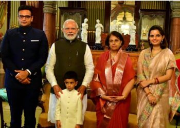 ಮೈಸೂರು ಅರಮನೆಗೆ ಬಂದ ಪ್ರಧಾನಿ ಮೋದಿಗೆ ರಾಜವಂಶಸ್ಥರಿಂದ ರಾಜಾತಿಥ್ಯ!