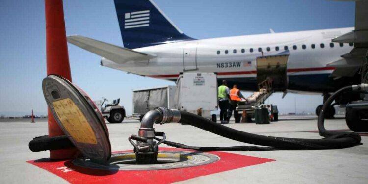 ವಿಮಾನ ಇಂಧನ ಶೇ 2.2ರಷ್ಟು ಇಳಿಕೆ