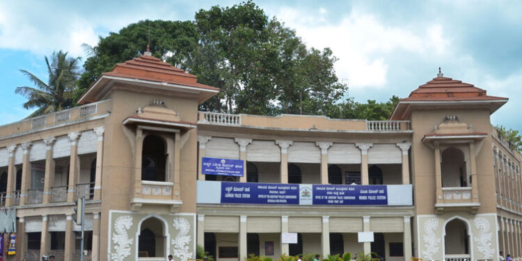 ಕಣ್ಣಿಲ್ಲದ ವಿಕಲಚೇತನ ವ್ಯಕ್ತಿಯ ಮೊಬೈಲ್ 24 ಗಂಟೆಯಲ್ಲಿ ಪತ್ತೆ ಹಚ್ಚಿದ ಮೈಸೂರು ಪೊಲೀಸರು!