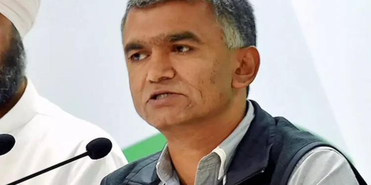 ಬಡವರ ಮೇಲೆ ಹೆಚ್ಚಿನ ತೆರಿಗೆ ಹಾಕಿ, ಶ್ರೀಮಂತರಿಗೆ ತೆರಿಗೆ ವಿನಾಯ್ತಿ ನೀಡುತ್ತಿದ್ದಾರೆ : ಕೃಷ್ಣ ಭೈರೇಗೌಡ ಕಿಡಿ