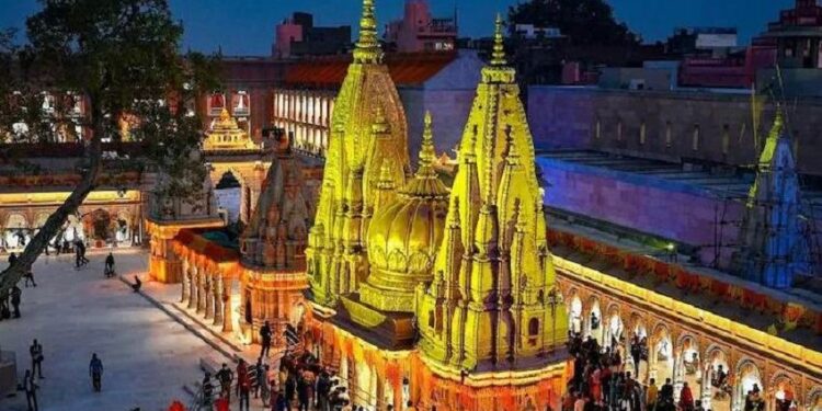 ಕಾಶಿ ದೇವಸ್ಥಾನದಲ್ಲಿ ಭಕ್ತರು- ಸಿಬ್ಬಂದಿ ನಡುವೆ ಹೊಡೆದಾಟ!