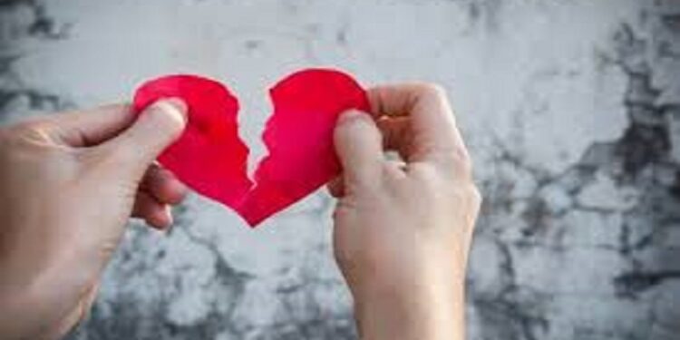 ಪ್ರೀತಿಸಿದ ಯುವಕ ಮಂಗಳಮುಖಿ ಎಂದು ತಿಳಿದು ಯುವತಿಗೆ ಶಾಕ್!‌