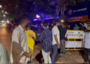 ಮಂಗಳೂರು ಪಬ್‌ ನಲ್ಲಿ ವಿದ್ಯಾರ್ಥಿಗಳ ಪಾರ್ಟಿ: ಭಜರಂಗ ದಳ ಕಾರ್ಯಕರ್ತರಿಂದ ದಾಳಿ!