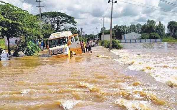 ಮಂಡ್ಯ ಜಿಲ್ಲಾದ್ಯಂತ ಭಾರೀ ಮಳೆ : ಶಾಲೆಗಳಿಗೆ ರಜೆ ಘೋಷಣೆ!
