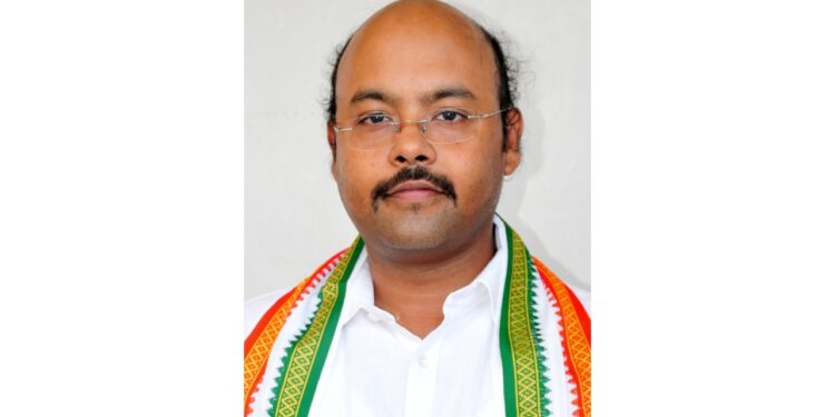 ದೇಶದ್ರೋಹಿ ಸಾವರ್ಕರ್‌ನನ್ನು ನಾಯಕ ಎಂದು ಬಿಂಬಿಸುತ್ತಿರುವ ಬಿಜೆಪಿ: ಯತೀಂದ್ರ ಸಿದ್ದರಾಮಯ್ಯ