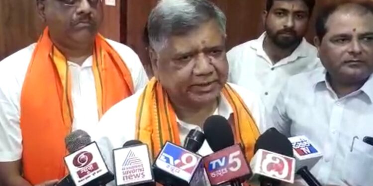 ಡಿಕೆಶಿ, ಸಿದ್ದರಾಮಯ್ಯರನ್ನ ಭೇಟಿಯಾದ್ರೆ ವಿಶೇಷ, BSY ಅವರನ್ನ ಭೇಟಿಯಾದ್ರೆ ಅದರಲ್ಲೇನಿದೆ ವಿಶೇಷ : ಜಗದೀಶ್ ಶೆಟ್ಟರ್