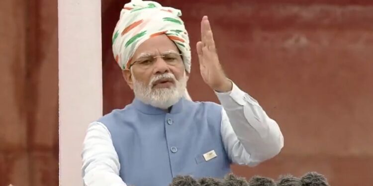 ಸ್ವಾತಂತ್ರ್ಯ ಅಮೃತ ಮಹೋತ್ಸವ : ಕೆಂಪು ಕೋಟೆಯಲ್ಲಿ ʼನೆಹರೂʼರನ್ನು ಸ್ಮರಿಸಿದ ಪ್ರಧಾನಿ ಮೋದಿ