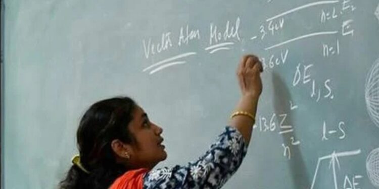 ವರ್ಗಾವಣೆ ನಿರೀಕ್ಷೆಯಲ್ಲಿದ್ದ ಕಾಲೇಜು ಶಿಕ್ಷಕರಿಗೆ ಗುಡ್ ನ್ಯೂಸ್ : ಶೀಘ್ರದಲ್ಲೇ ಆನ್ಲೈನ್ ಅರ್ಜಿ ಆರಂಭ!