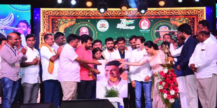 ಯುವ ದಸರಾ ಕಾರ್ಯಕ್ರಮಕ್ಕೆ ಚಾಲನೆ ನೀಡಿದ ಅಶ್ವಿನಿ ಪುನೀತ್ ರಾಜ್ ಕುಮಾರ್