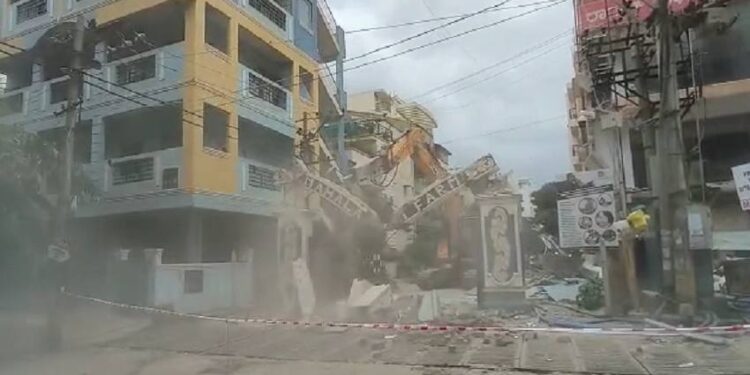 ಮಹಾದೇವಪುರದಲ್ಲಿ ಬಿಬಿಎಂಪಿಯಿಂದ ಆಪರೇಷನ್ ಬುಲ್ಡೋಜರ್!