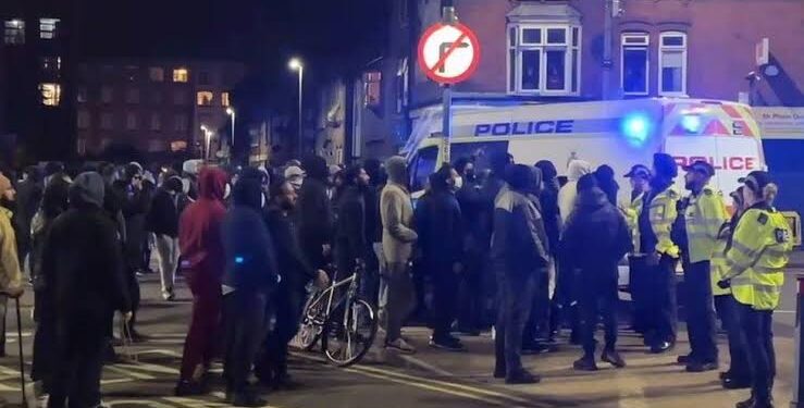 ಬ್ರಿಟನ್: ಮುಸ್ಲಿಂ ಬಾಹುಳ್ಯದ ಪ್ರದೇಶದಲ್ಲಿ ಹಿಂದುತ್ವವಾದಿಗಳ ಏಕಾಏಕಿ ರ್ಯಾಲಿ – ಕೋಮು ಹಿಂಸಾಚಾರದ ಕರಿನೆರಳು