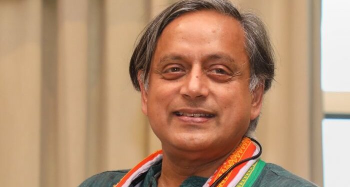 ಕಾಂಗ್ರೆಸ್ ಅಧ್ಯಕ್ಷ ಸ್ಥಾನಕ್ಕೆ ಉಮೇದುವಾರಿಕೆ ಸಲ್ಲಿಸಿದ ಶಶಿ ತರೂರ್