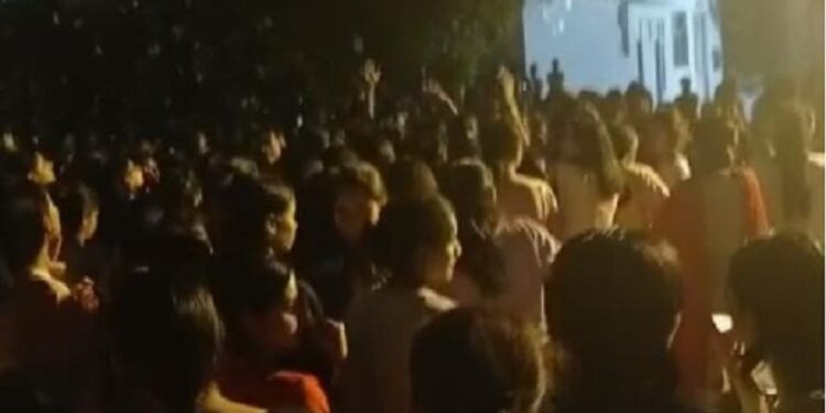 60 ವಿದ್ಯಾರ್ಥಿನಿಯರ ಸ್ನಾನದ ದೃಶ್ಯ ಹರಿಬಿಟ್ಟ ಹಾಸ್ಟೇಲ್‌ ಯುವತಿ!