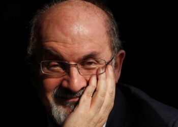 ಭೀಕರ ದಾಳಿಯ ಬಳಿಕ ಒಂದು ಕಣ್ಣು, ಒಂದು ಕೈ ಸ್ವಾಧೀನವನ್ನು ಸಂಪೂರ್ಣ ಕಳಕೊಂಡ ಸಲ್ಮಾನ್‌ ರಶ್ದಿ