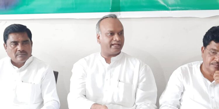 ಡಬಲ್ ಇಂಜಿನ್ ಸರ್ಕಾರ ಕೆಟ್ಟು ನಿಂತು ಸಾಕಷ್ಟು ದಿನಗಳಾಗಿವೆ : ಪ್ರಿಯಾಂಕ ಖರ್ಗೆ